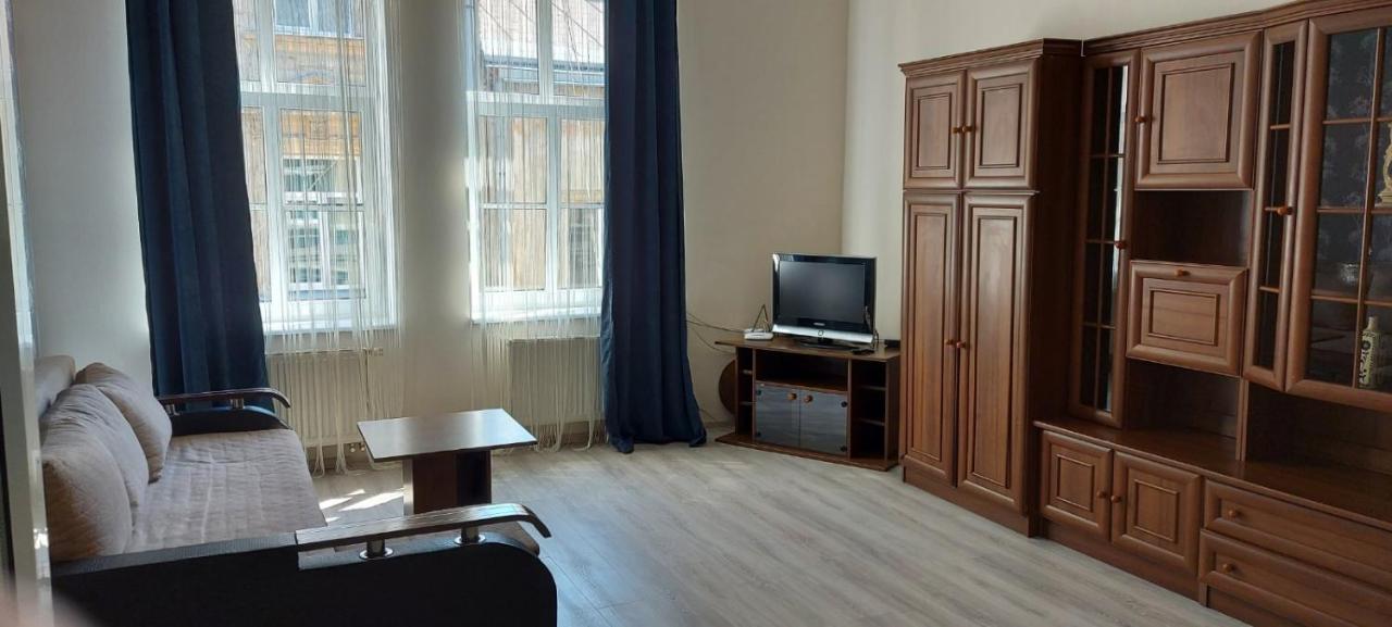 2 Bedroom Apartment On Tomashivskogo Street 7 Λβιβ Εξωτερικό φωτογραφία